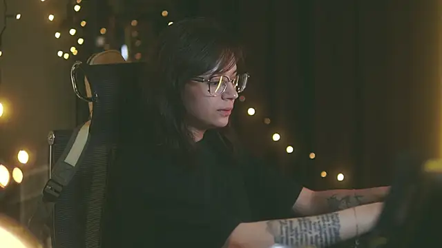 alyssa sweet online show from September 10, 2025, 3:39 am