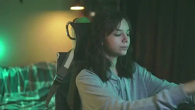 alyssa sweet online show from September 19, 2025, 3:41 am