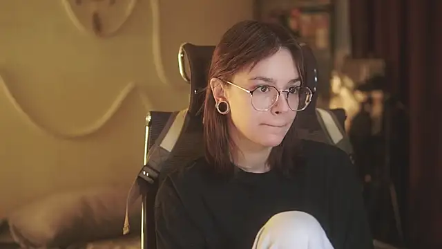 alyssa sweet online show from April 1, 2026, 4:57 am