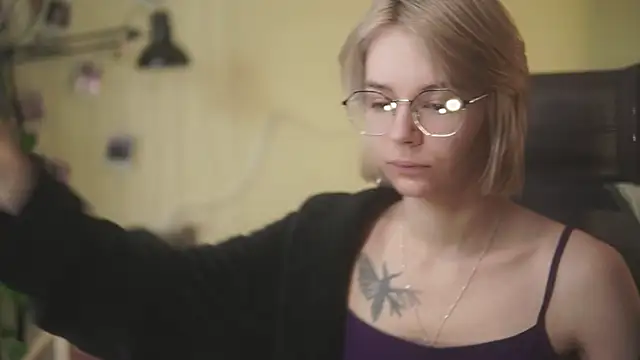 alyssa sweet online show from May 25, 2026, 5:24 am