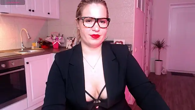 HotTiffani online show from February 7, 2025, 9:26 am