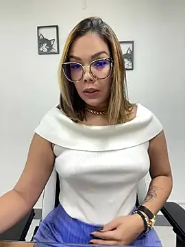 Snapshot of KellyBrooklyn_ chatting on March 22, 2025, 12:46 pm KellyBrooklyn  online show from March 22, 2025, 12:46 pm