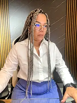 Snapshot of KellyBrooklyn_ chatting on October 15, 2025, 1:11 pm KellyBrooklyn  online show from October 15, 2025, 1:11 pm