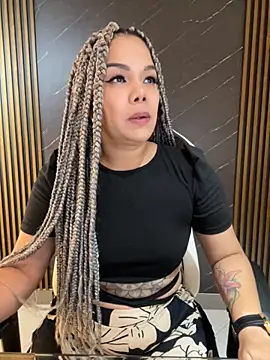 Snapshot of KellyBrooklyn_ chatting on October 16, 2025, 12:39 pm KellyBrooklyn  online show from October 16, 2025, 12:39 pm