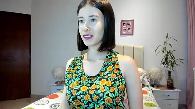 Snapshot of macarena_vallejo chatting on December 5, 2024, 1:36 am macarena vallejo online show from December 5, 2024, 1:36 am