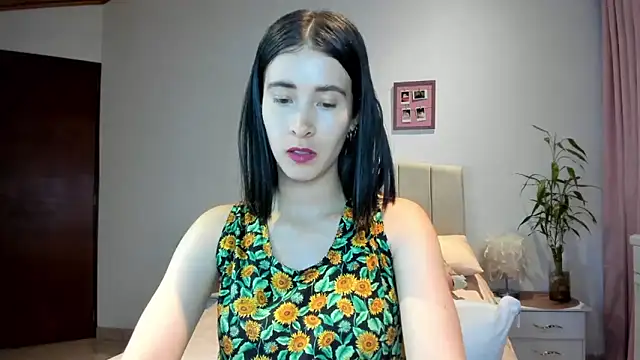 Snapshot of macarena_vallejo chatting on March 3, 2025, 1:21 am macarena vallejo online show from March 3, 2025, 1:21 am