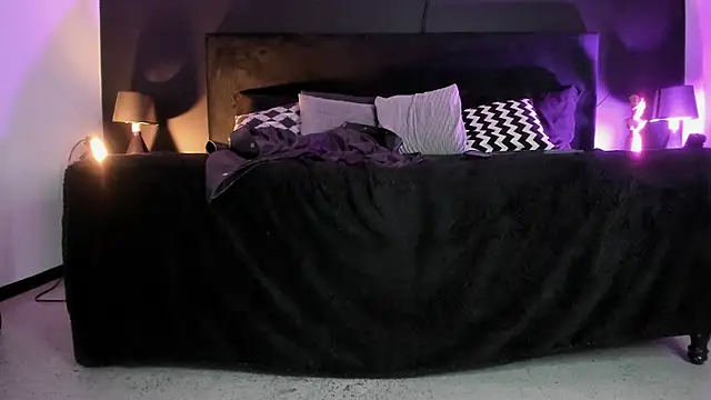  Jade 16 online show from February 8, 2025, 6:44 pm