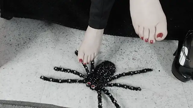  Jade 16 online show from October 13, 2025, 12:27 pm