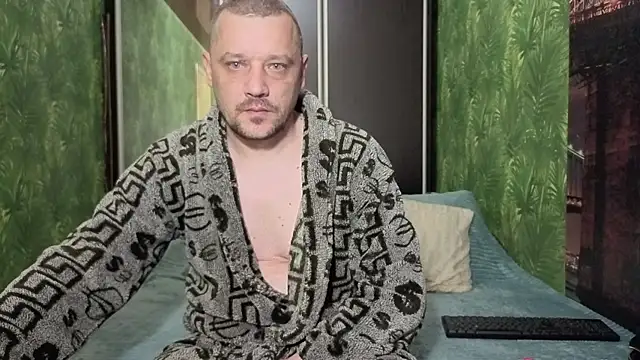 Snapshot of DanielOhCool chatting on May 13, 2026, 6:11 am DanielOhCool online show from May 13, 2026, 6:11 am