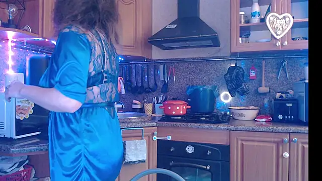 LizaCakes online show from December 11, 2024, 9:30 am