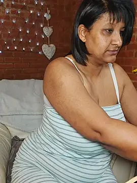 Lilybanx online show from April 18, 2026, 8:29 am