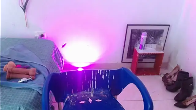 keyklin1 online show from February 23, 2026, 12:02 pm