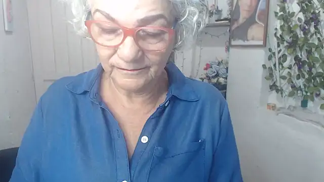FunnyGrandma online show from September 30, 2025, 12:04 am