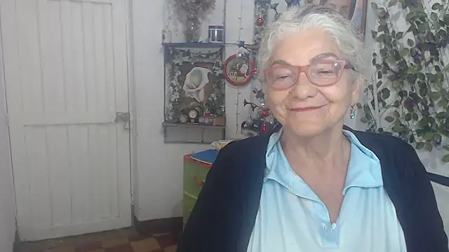 FunnyGrandma online show from December 23, 2025, 2:31 am