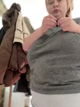 Snapshot of Model9798 chatting on March 26, 2026, 8:09 am Model9798 online show from March 26, 2026, 8:09 am