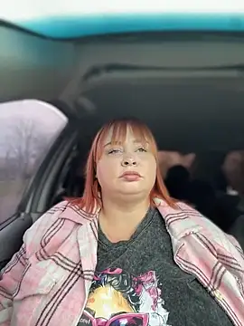 Snapshot of Model9798 chatting on March 29, 2026, 10:04 am Model9798 online show from March 29, 2026, 10:04 am