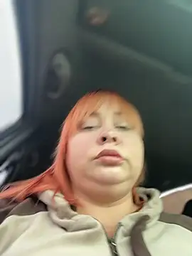 Snapshot of Model9798 chatting on April 2, 2026, 8:23 am Model9798 online show from April 2, 2026, 8:23 am