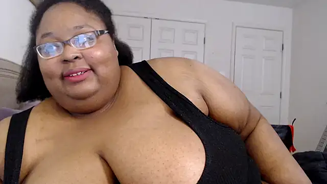 Snapshot of Loves_Aura chatting on February 14, 2026, 12:51 am Loves Aura online show from February 14, 2026, 12:51 am