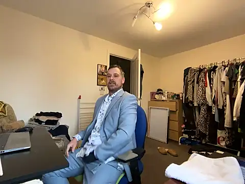 Snapshot of Kramer023 chatting on February 7, 2025, 11:56 am Kramer023 online show from February 7, 2025, 11:56 am