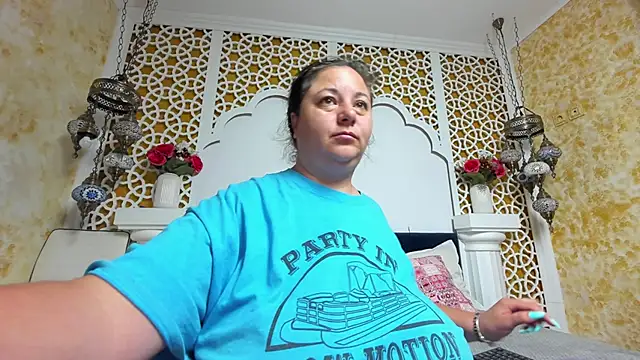 AleshaArabian online show from September 25, 2025, 2:15 am