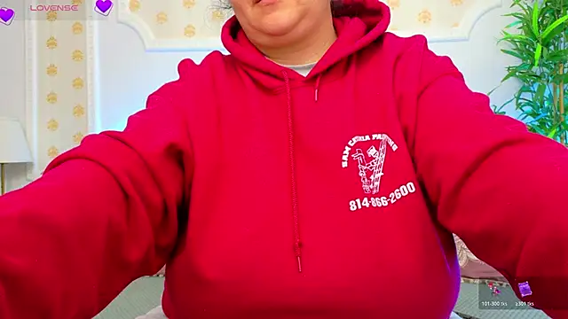 AleshaArabian online show from April 14, 2026, 4:07 am