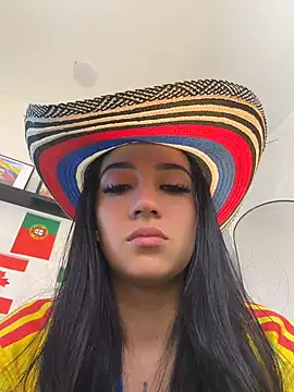 EmmyEvans1 online show from July 7, 2026, 11:31 pm