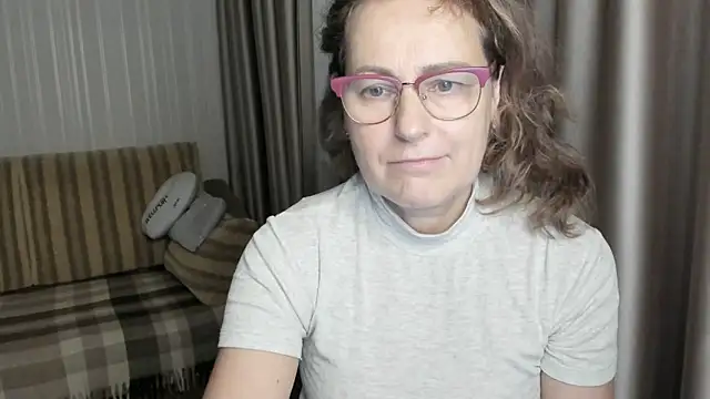 lauraoven online show from January 13, 2025, 3:47 pm