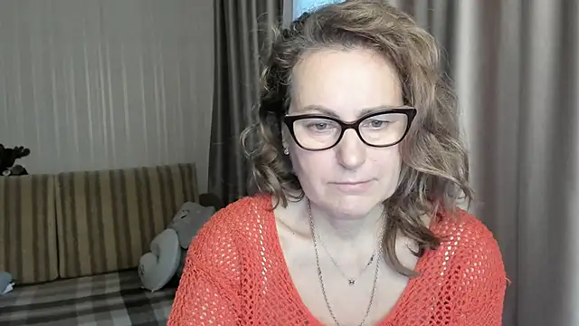 lauraoven online show from January 20, 2025, 7:04 am