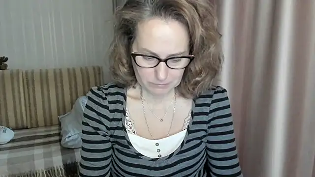 lauraoven online show from February 12, 2025, 7:13 am