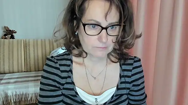 lauraoven online show from February 21, 2025, 7:01 am