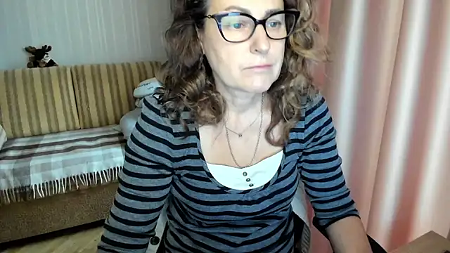 lauraoven online show from November 22, 2025, 9:30 am