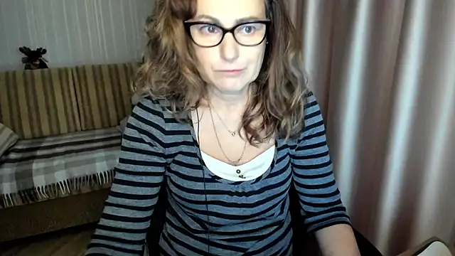 lauraoven online show from December 1, 2025, 8:41 am