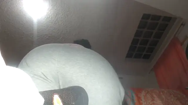 prettyangelsquirt online show from March 27, 2026, 9:36 pm