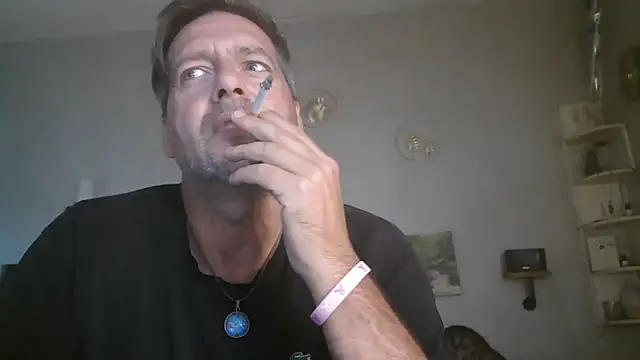 matrikes1 online show from October 15, 2025, 2:50 pm