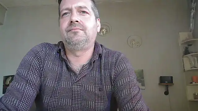 matrikes1 online show from April 16, 2026, 3:13 pm