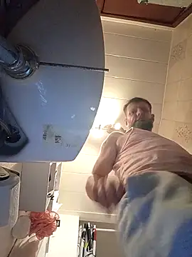 Kw8585kw online show from December 1, 2025, 5:56 am