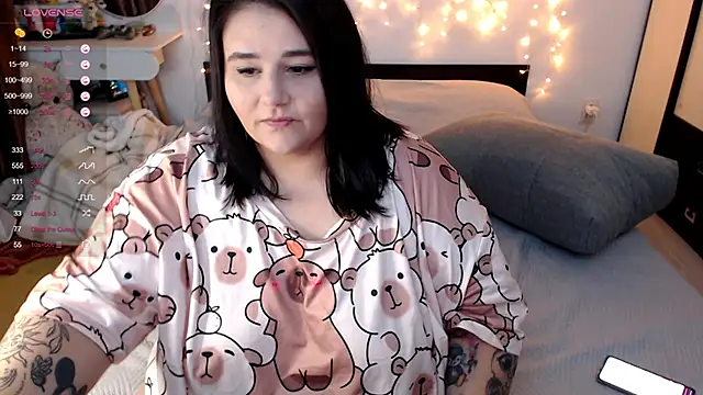 naughtykiss online show from September 27, 2025, 4:17 am