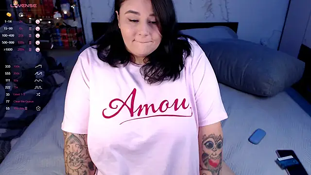 naughtykiss online show from November 6, 2025, 4:57 am