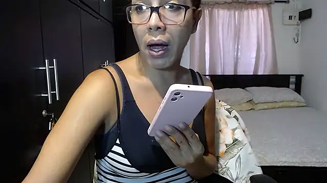 sensual nataliee online show from January 23, 2025, 5:52 pm