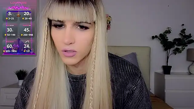 Snapshot of HelenSpellman chatting on December 11, 2024, 5:32 am HelenSpellman online show from December 11, 2024, 5:32 am