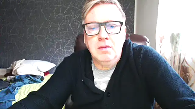 Snapshot of RobertStripX chatting on February 7, 2025, 2:47 pm RobertStripX online show from February 7, 2025, 2:47 pm