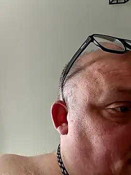 Bibear197511 online show from October 14, 2025, 8:26 am