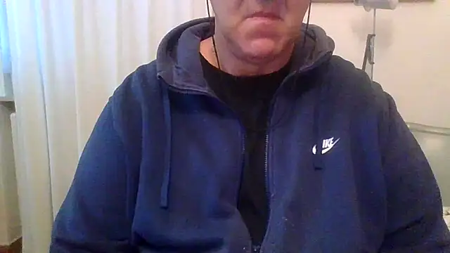 ANONIMO7735 online show from October 4, 2025, 5:16 am