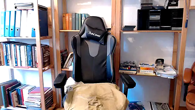 SchwanzhureXXL online show from February 3, 2025, 10:25 am