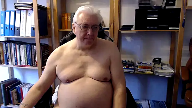 SchwanzhureXXL online show from February 10, 2025, 9:25 am