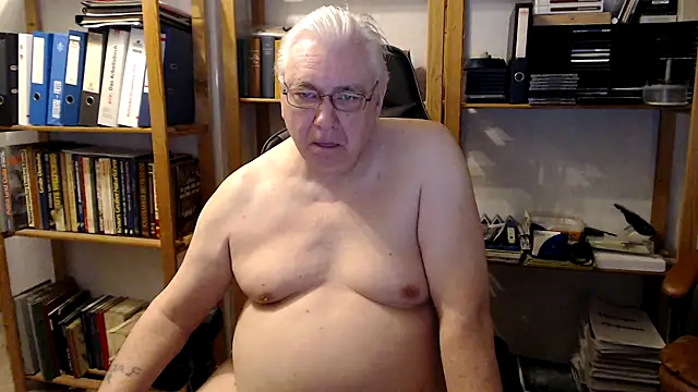Snapshot of SchwanzhureXXL chatting on April 7, 2026, 4:35 am SchwanzhureXXL online show from April 7, 2026, 4:35 am