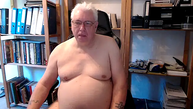 Snapshot of SchwanzhureXXL chatting on May 2, 2026, 6:07 am SchwanzhureXXL online show from May 2, 2026, 6:07 am