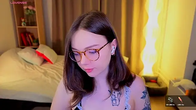 MilenaSaint online show from March 30, 2026, 3:51 am