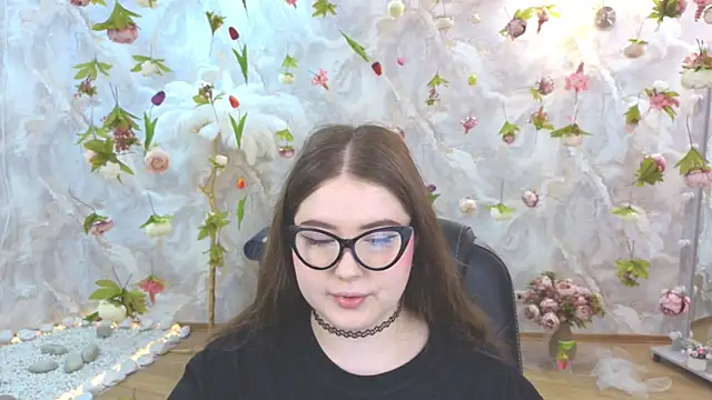 NicoleFoxery online show from May 27, 2026, 3:25 am