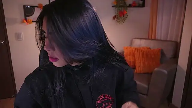 Isabella dior online show from October 25, 2025, 3:29 pm